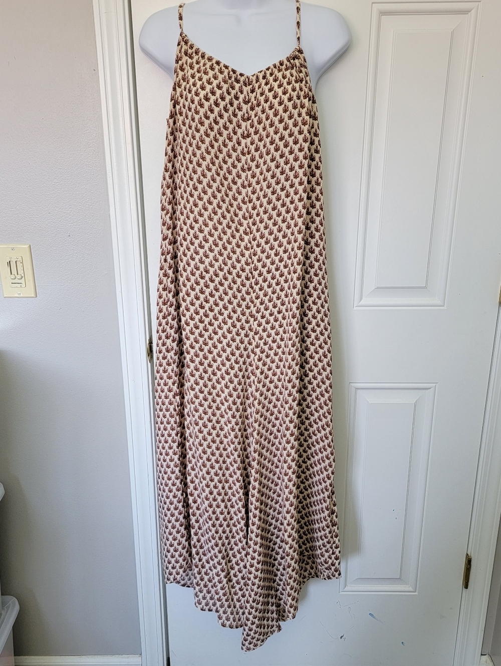 Bishop And Young Sleeveless Cream Brown Print Wide Leg Flowy Jumpsuit Pockets L